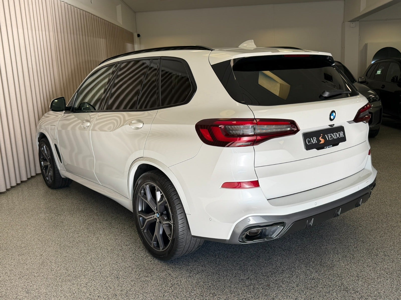 Hvid BMW X5 fra 2021