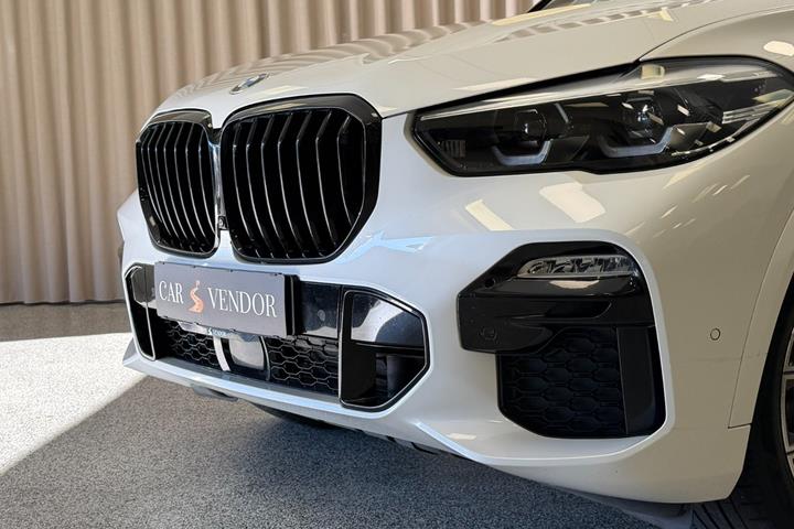 Hvid BMW X5 fra 2021
