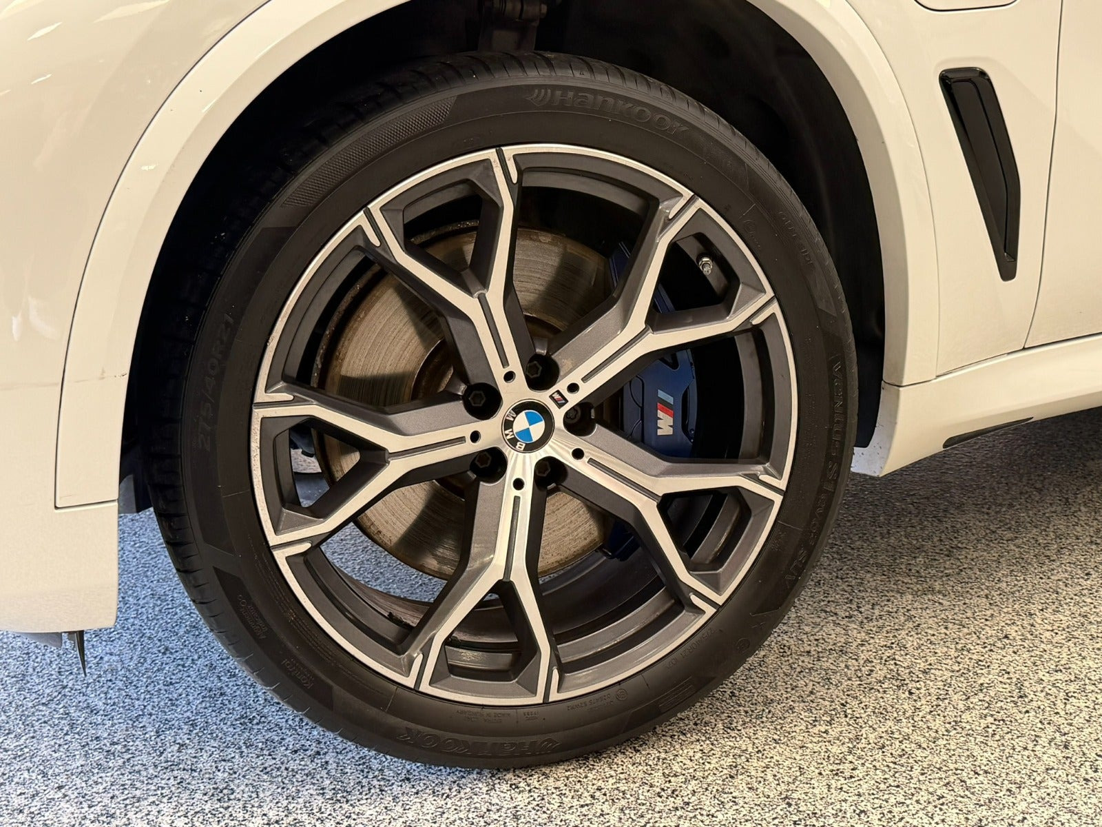 Hvid BMW X5 fra 2021
