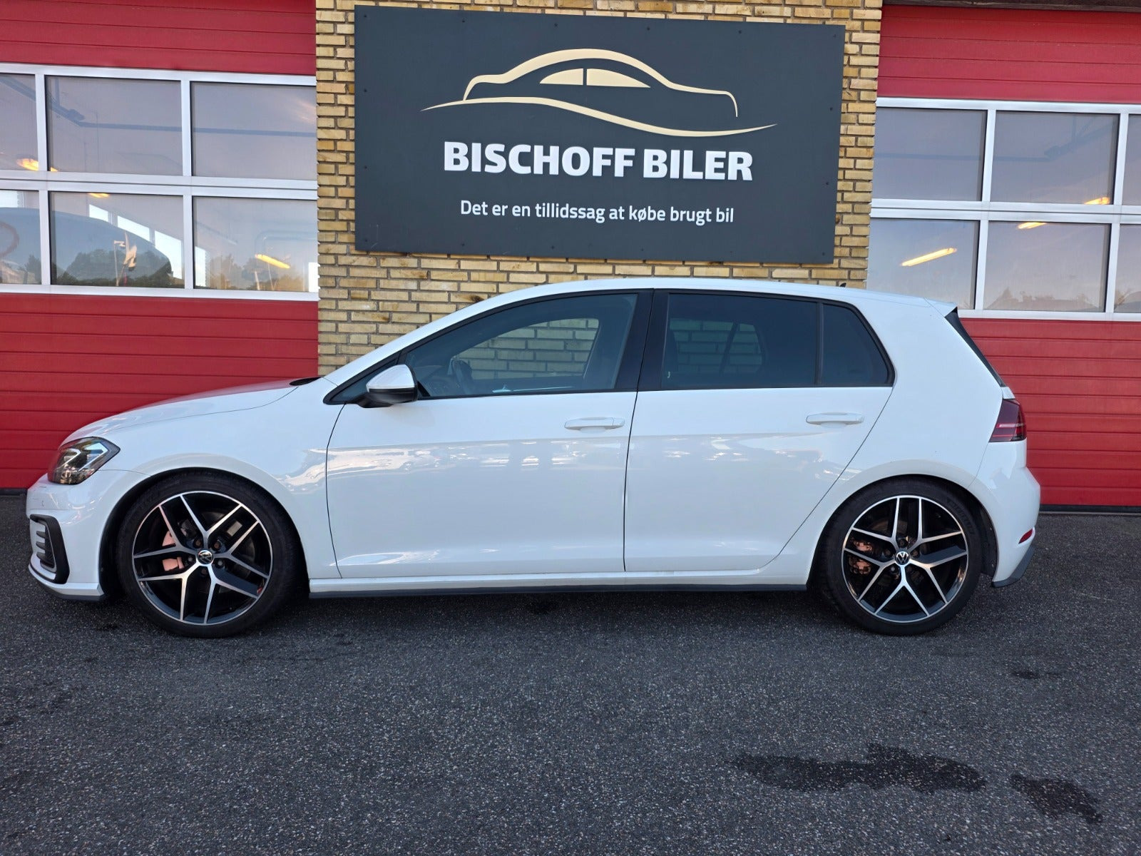 Hvid VW Golf VII fra 2018