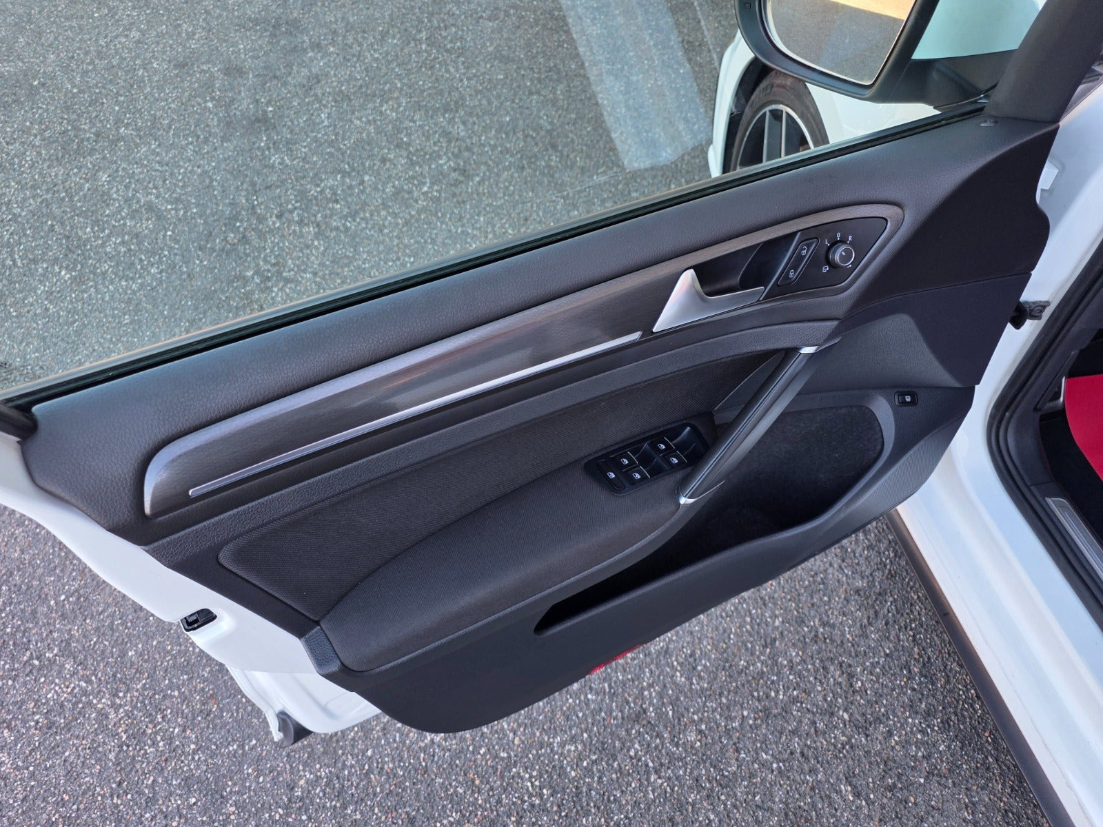 Hvid VW Golf VII fra 2018