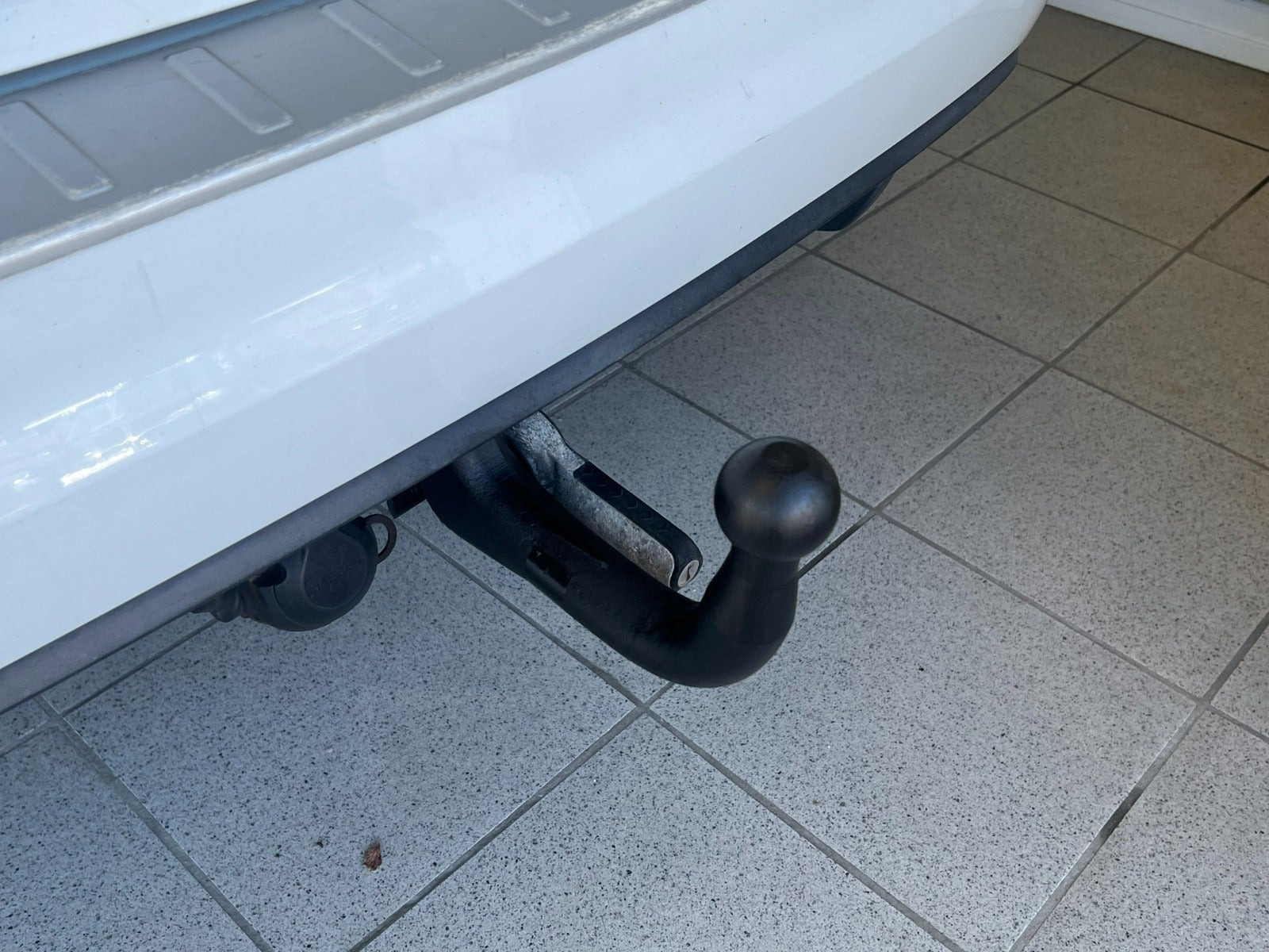Hvid VW Touran fra 2018