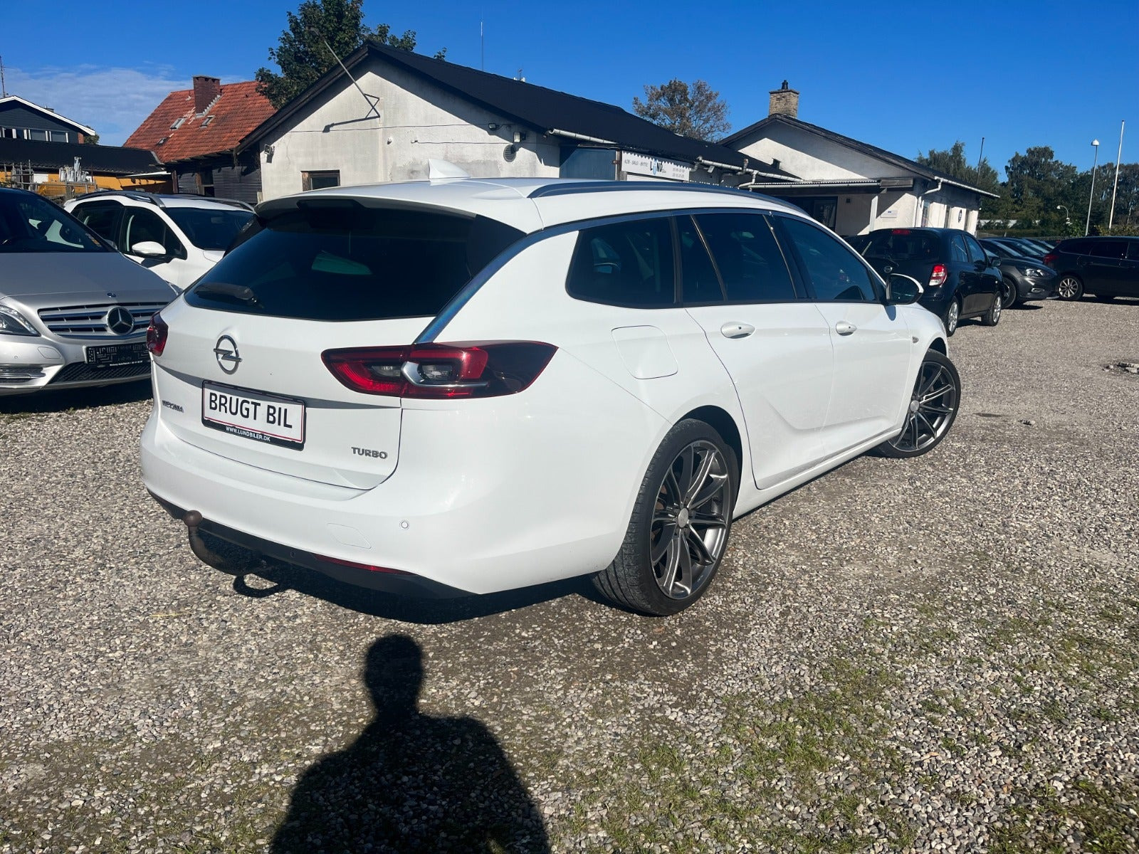 Hvid Opel Insignia fra 2018
