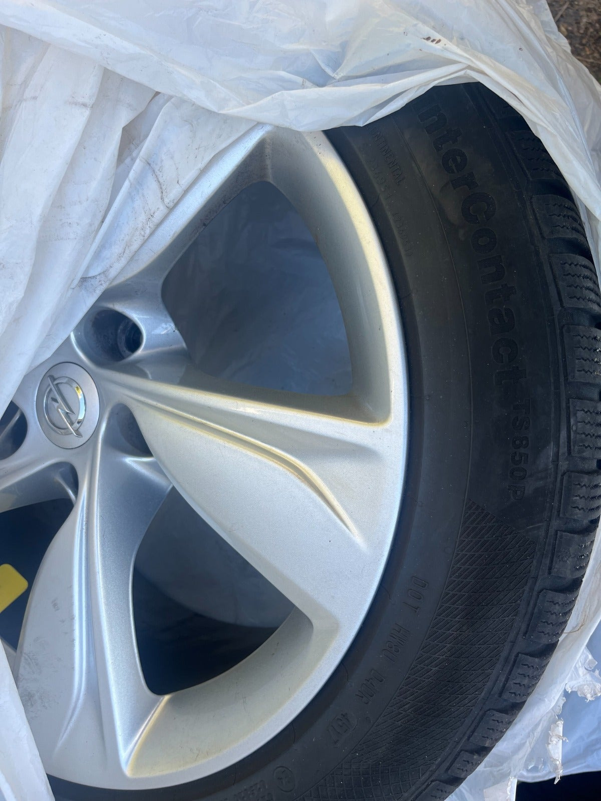 Hvid Opel Insignia fra 2018
