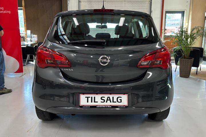 Grå Opel Corsa fra 2018