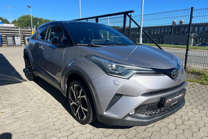 Grå Toyota C-HR fra 2016