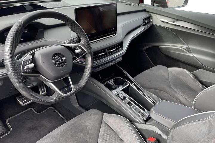 Rød Skoda Enyaq fra 2024