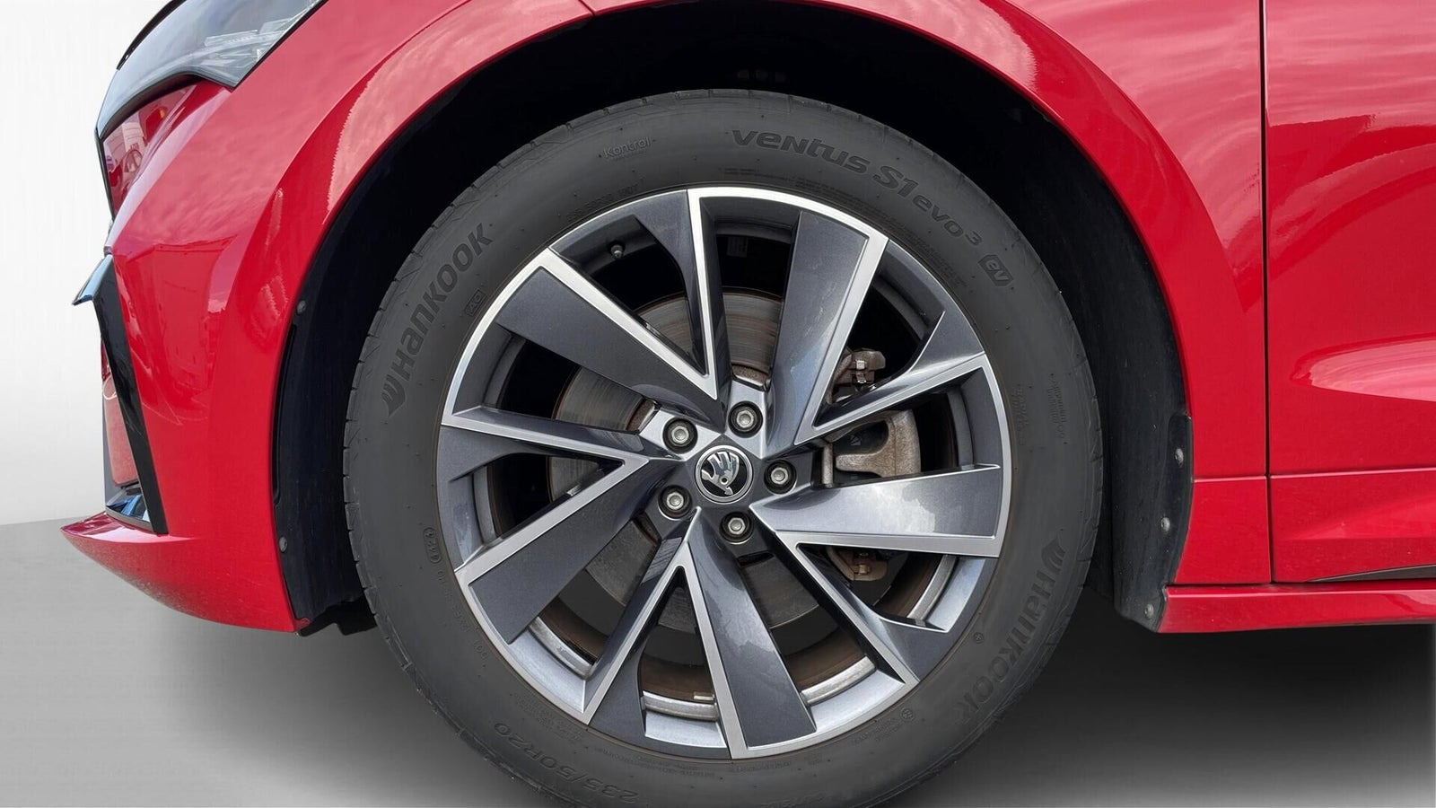 Rød Skoda Enyaq fra 2024