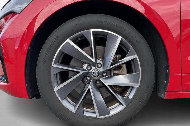 Rød Skoda Enyaq fra 2024