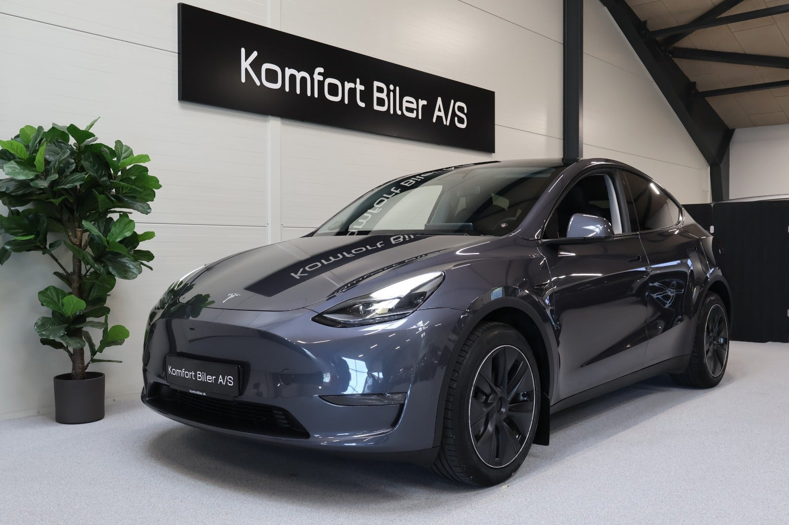 Tesla Model Y Long Range AWD
