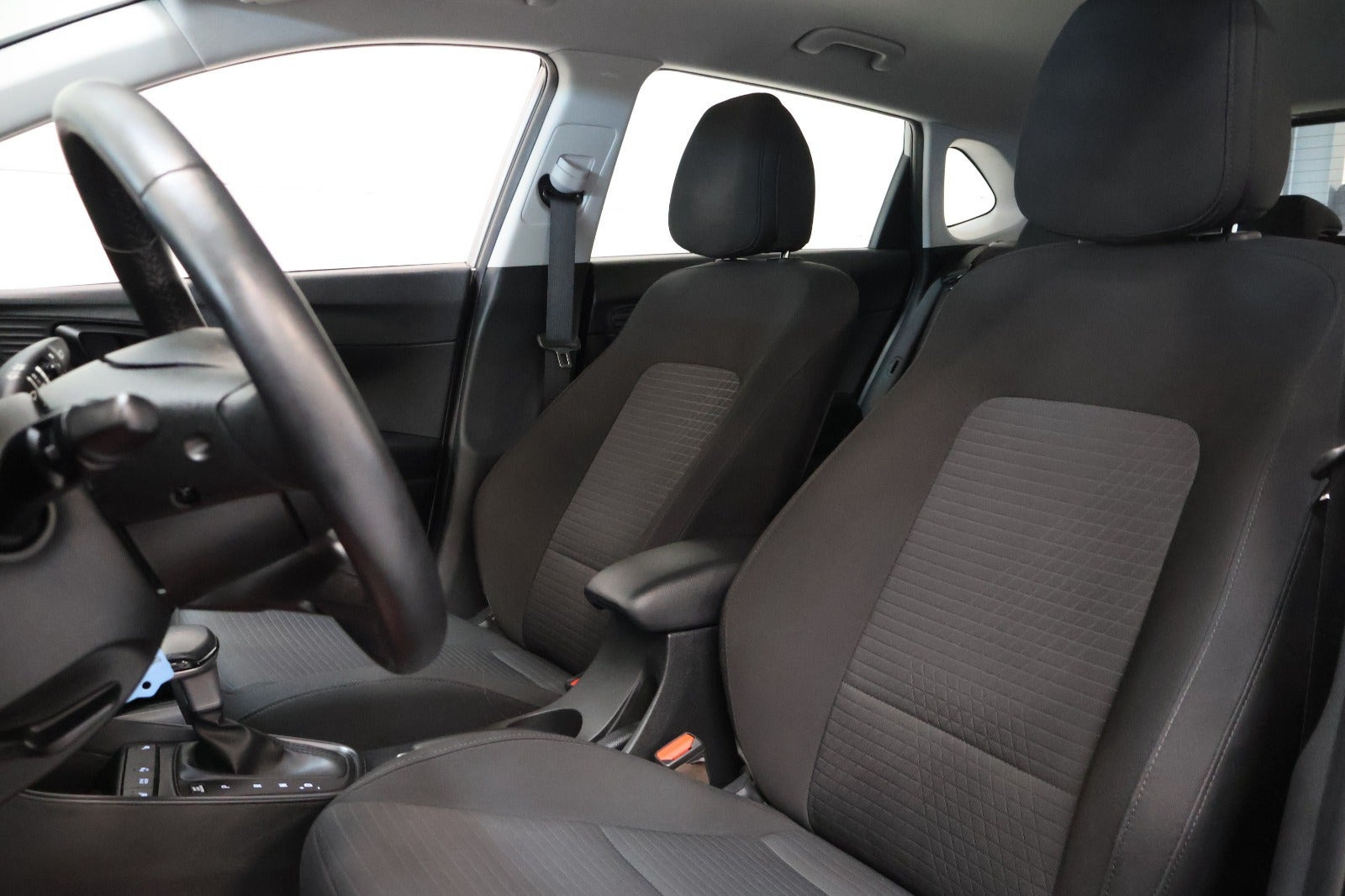 Sølv Hyundai i20 fra 2022