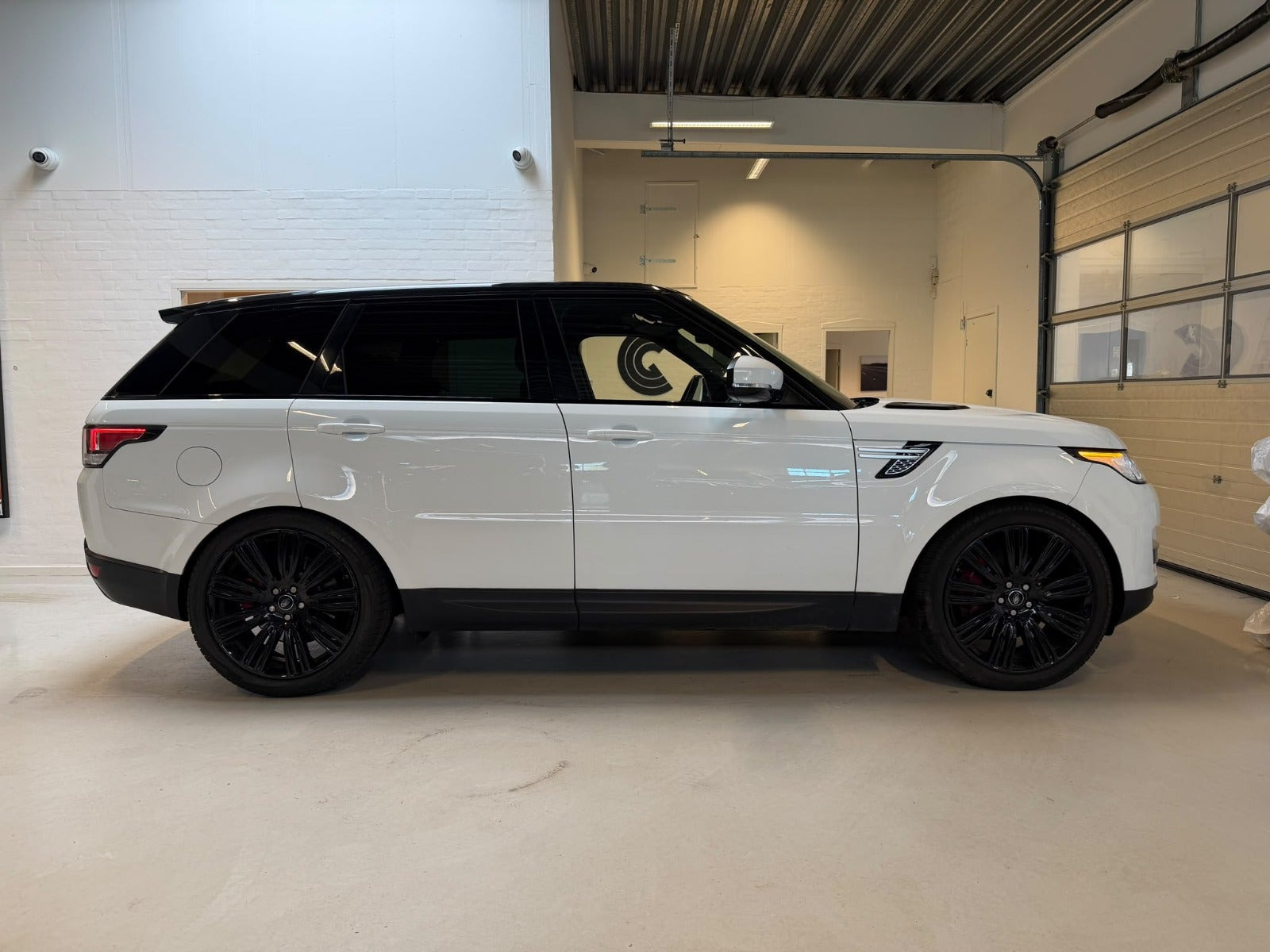 Hvid Land Rover Range Rover sport fra 2017