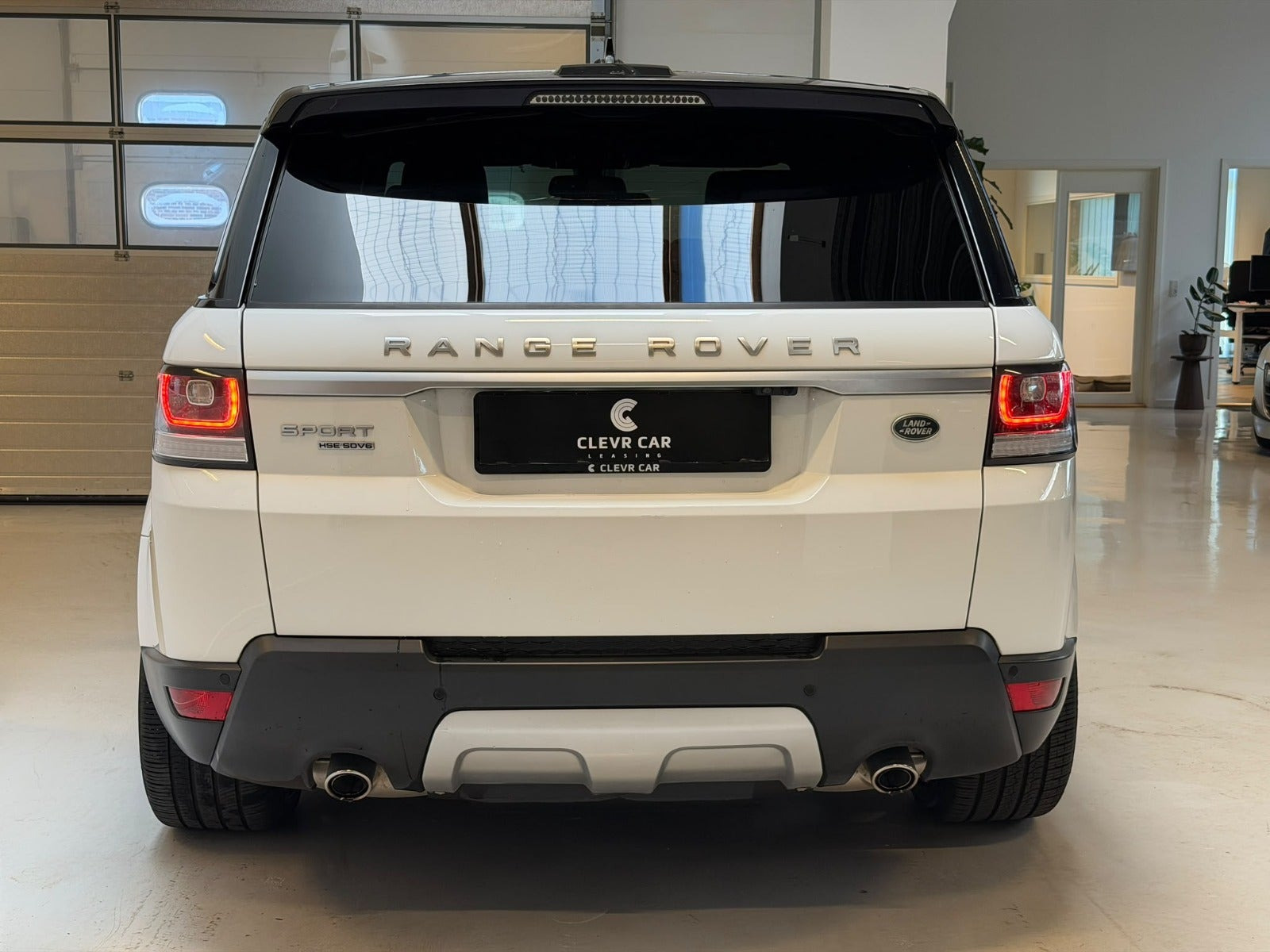 Hvid Land Rover Range Rover sport fra 2017