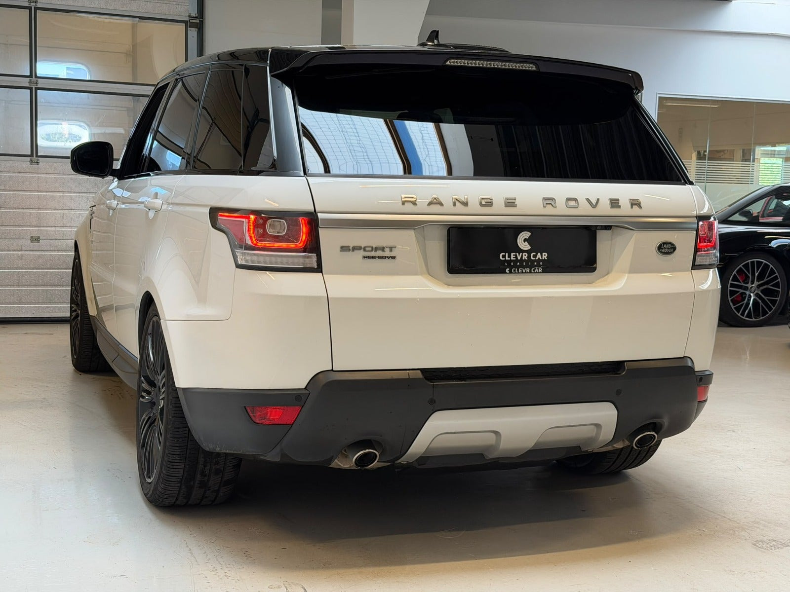 Hvid Land Rover Range Rover sport fra 2017