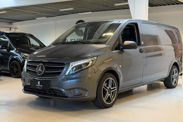 Grå Mercedes Vito 116 fra 2022