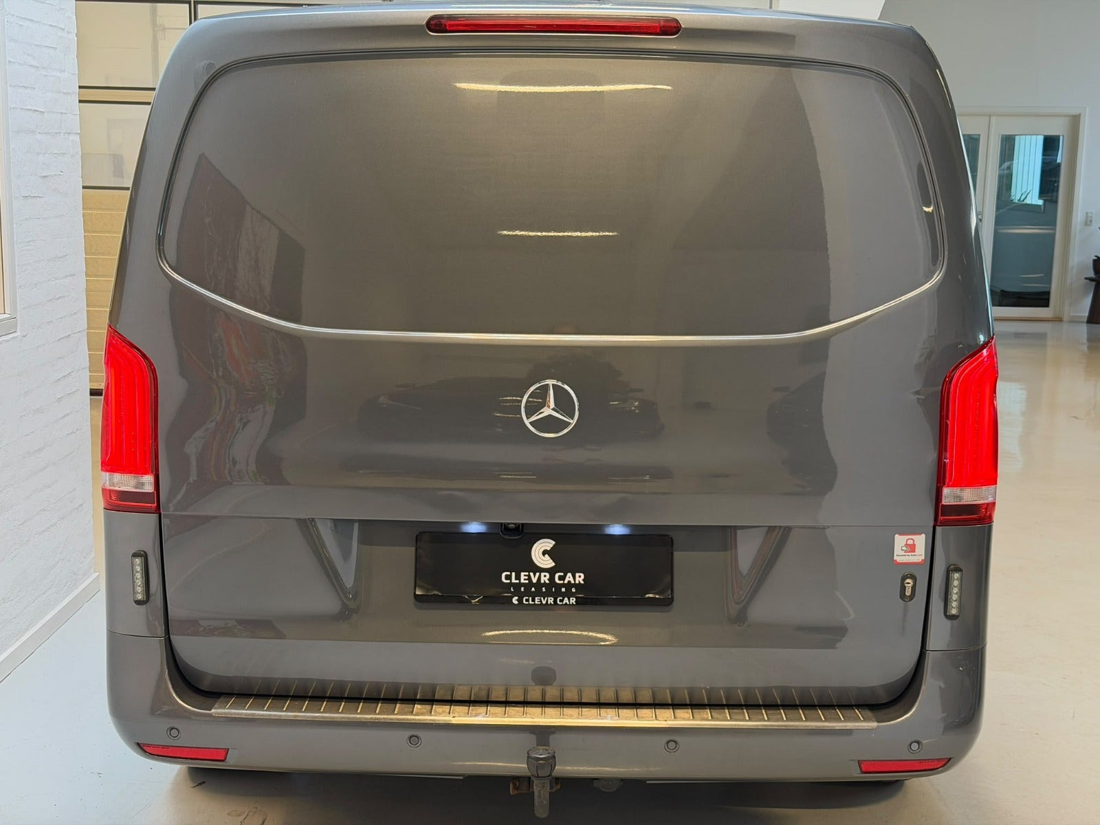 Grå Mercedes Vito 116 fra 2022