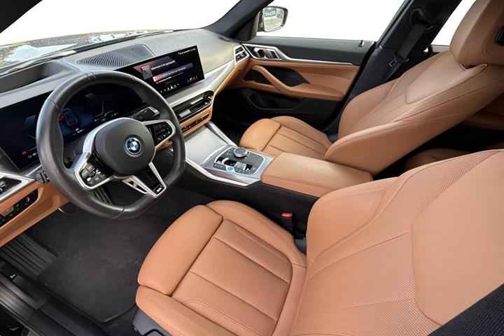 Sort BMW i4 fra 2025