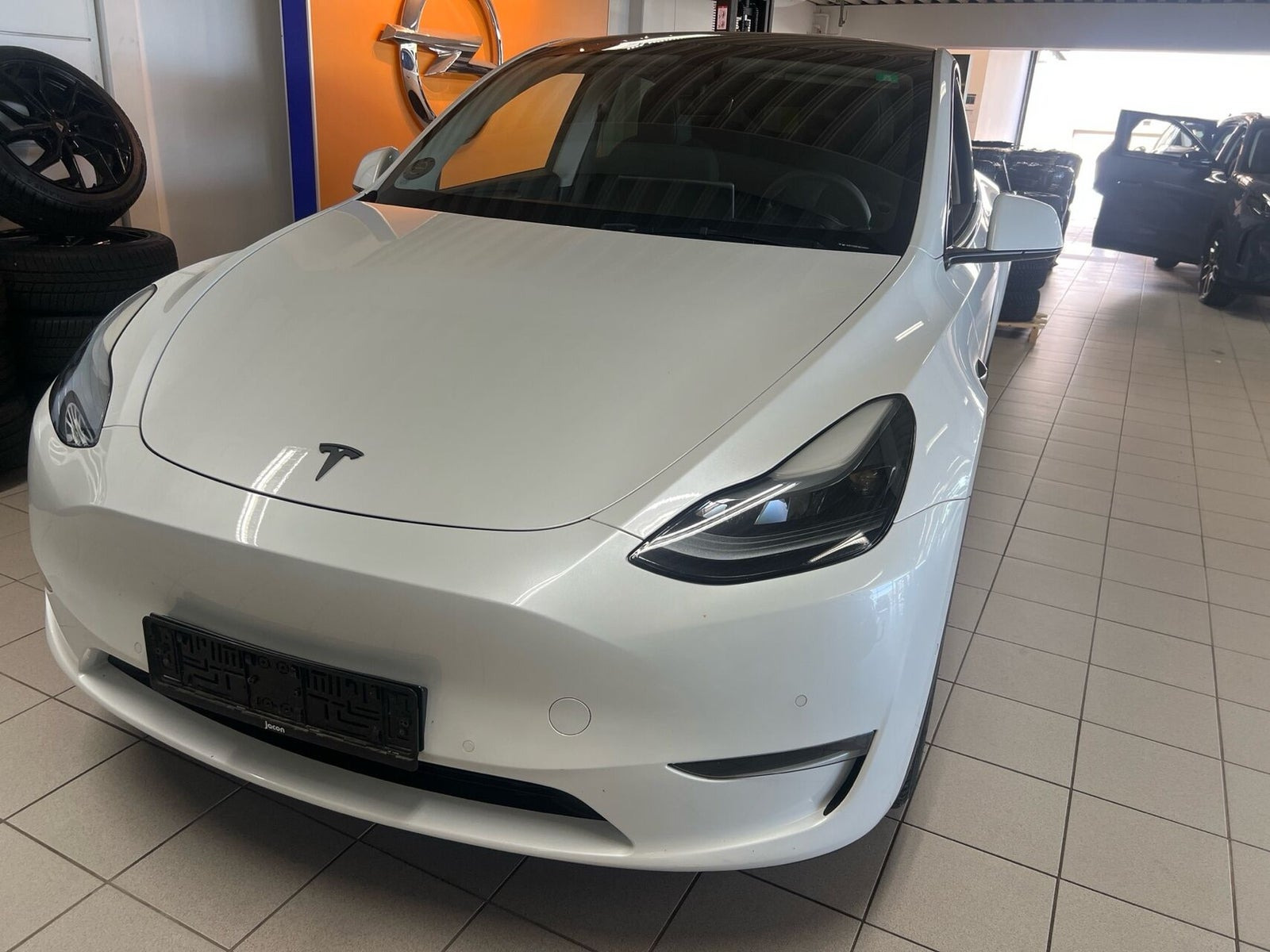 Tesla Model Y Long Range AWD