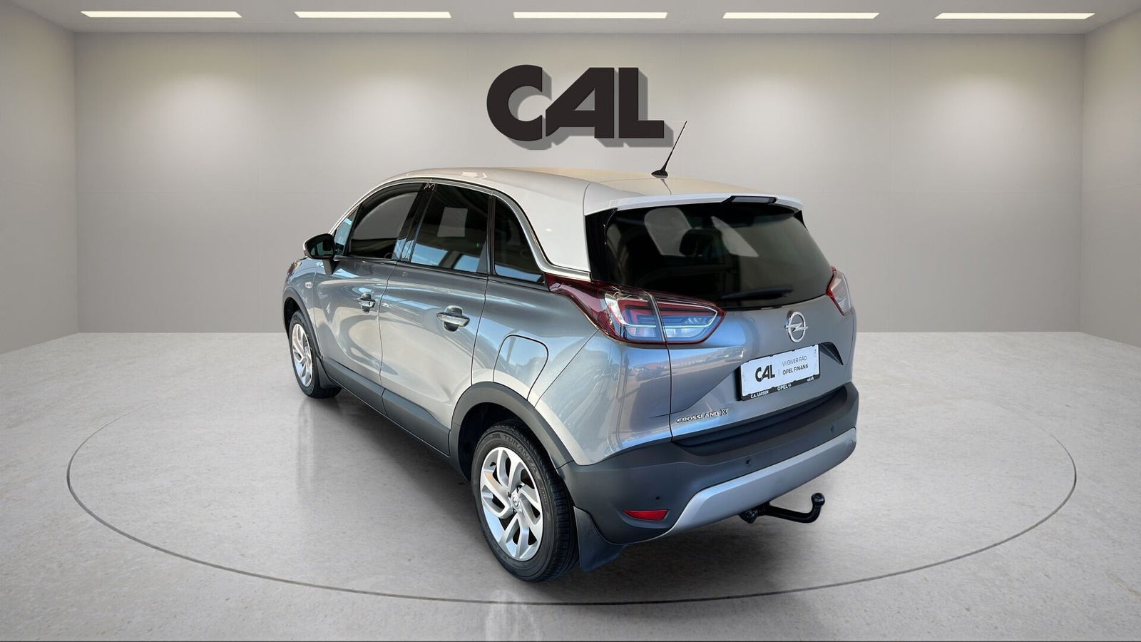 Grå Opel Crossland X fra 2018