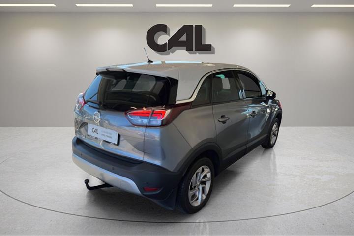 Grå Opel Crossland X fra 2018