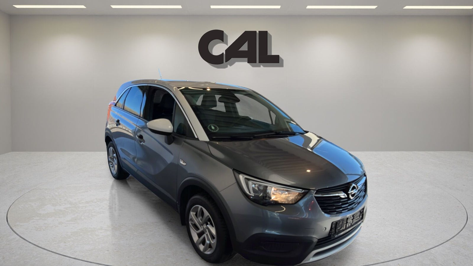 Grå Opel Crossland X fra 2018