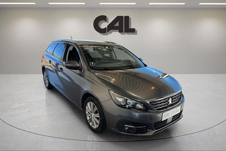 Sølv Peugeot 308 fra 2020