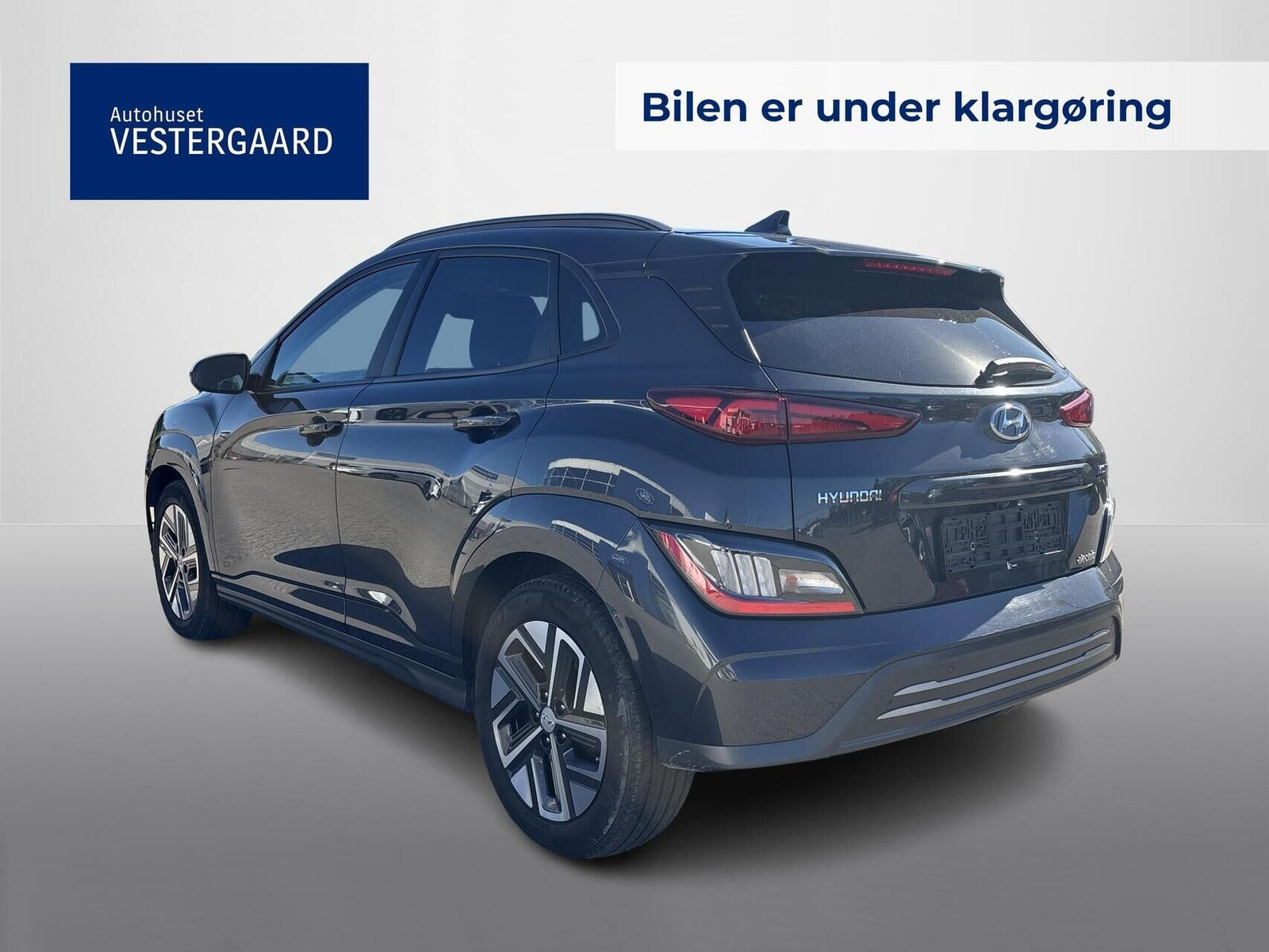 Grå Hyundai Kona fra 2023