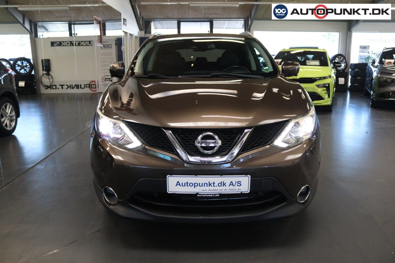 Brun Nissan Qashqai fra 2016