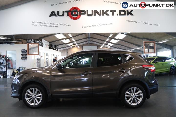 Brun Nissan Qashqai fra 2016