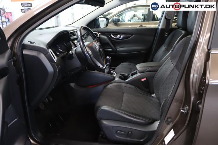 Brun Nissan Qashqai fra 2016
