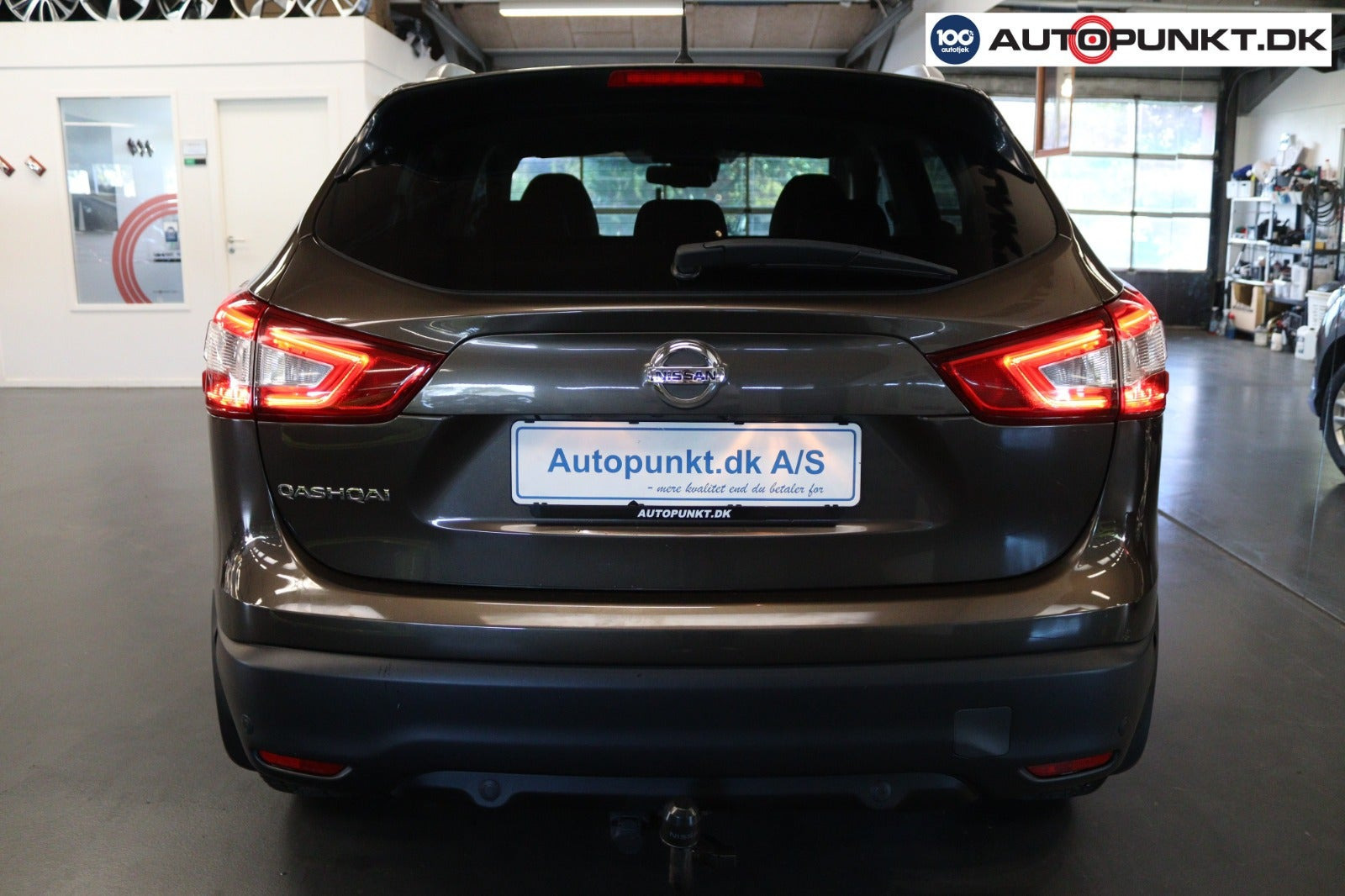 Brun Nissan Qashqai fra 2016