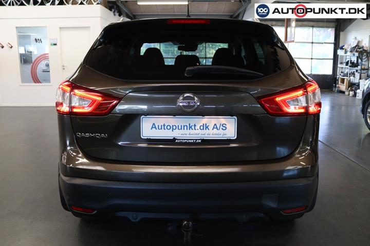 Brun Nissan Qashqai fra 2016