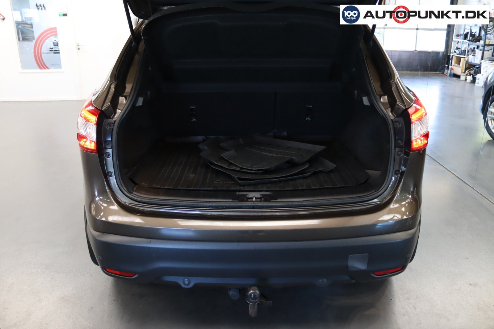 Brun Nissan Qashqai fra 2016