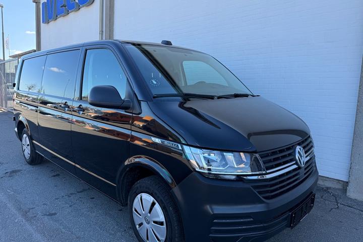 Sort VW Transporter fra 2021