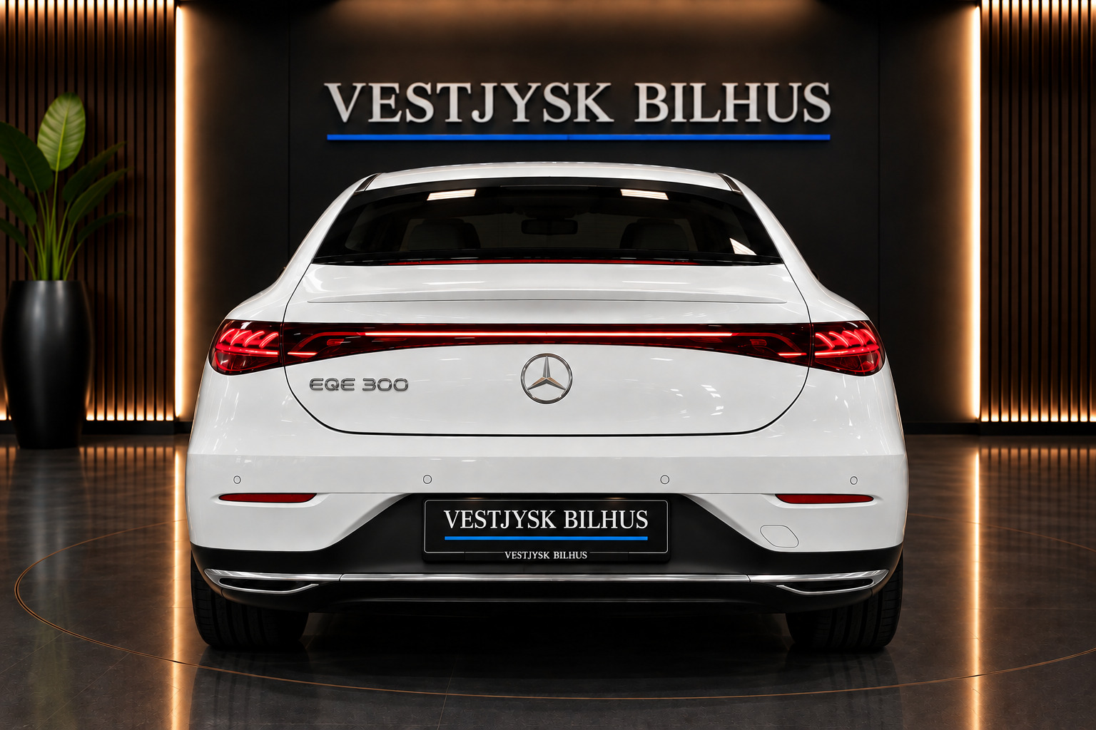 Hvid Mercedes EQE300 fra 2025