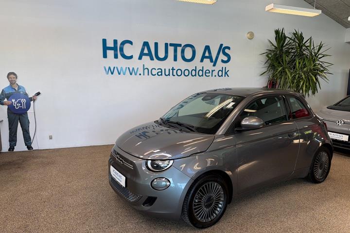 Grå Fiat 500e fra 2021