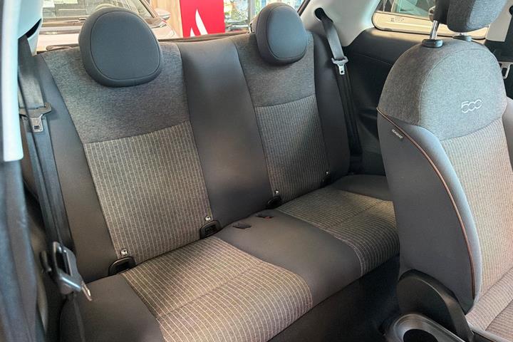 Grå Fiat 500e fra 2021