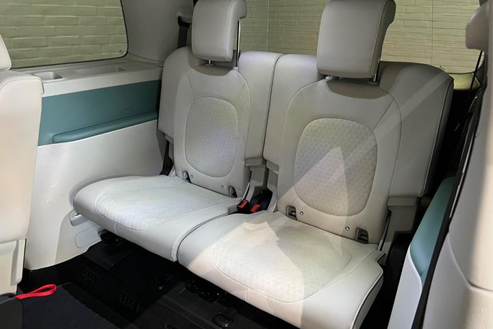 Hvid VW ID.Buzz fra 2025