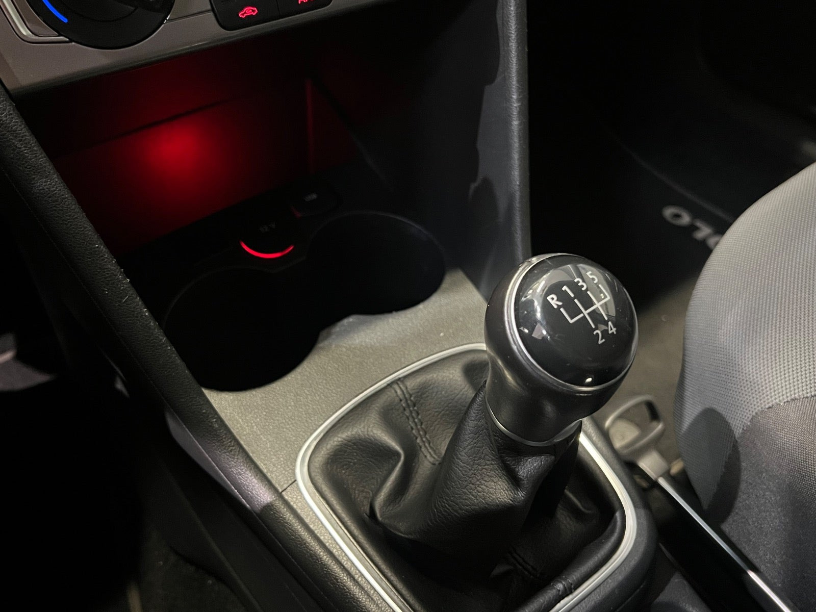Sølv VW Polo fra 2017