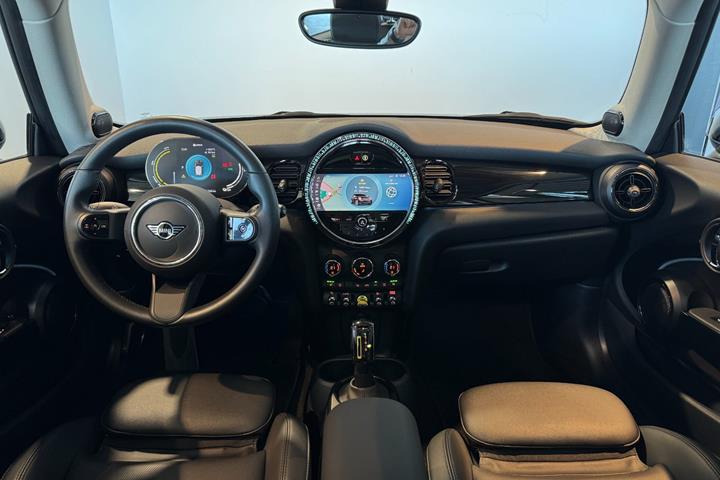Blå Mini Cooper SE fra 2023