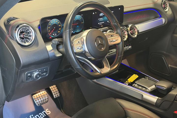 Sort Mercedes EQB250+ fra 2023