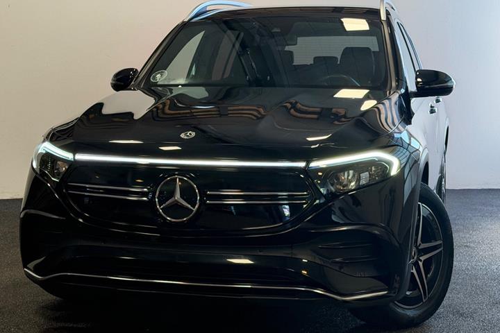 Sort Mercedes EQB250+ fra 2023