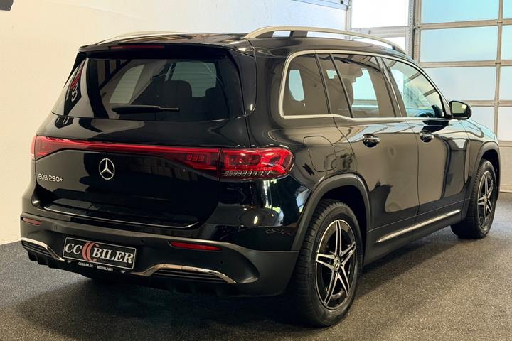 Sort Mercedes EQB250+ fra 2023