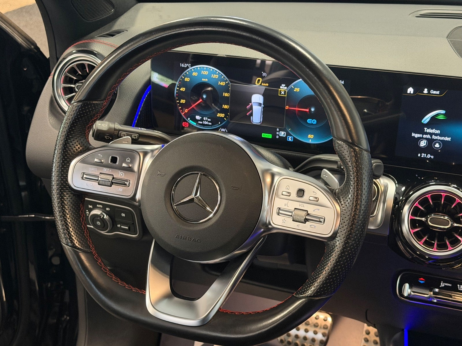 Sort Mercedes EQB250+ fra 2023