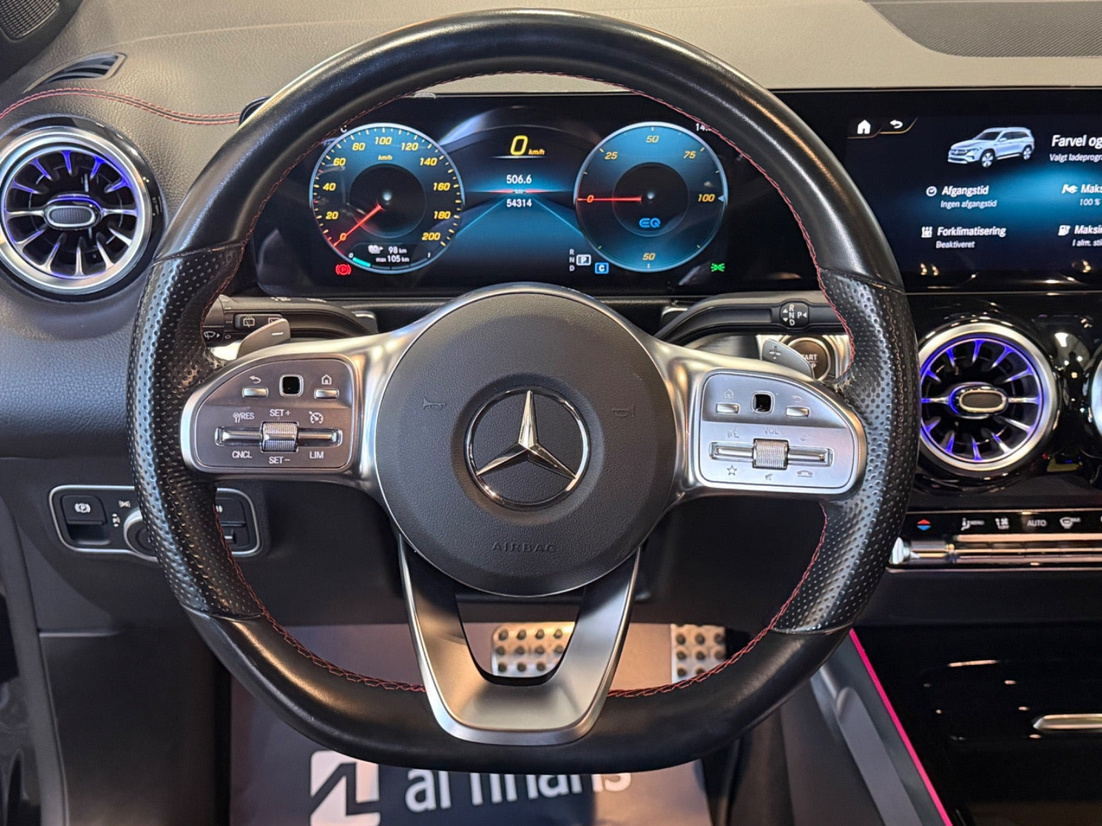 Sort Mercedes EQB250+ fra 2023