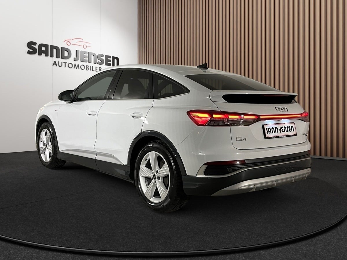 Hvid Audi Q4 e-tron fra 2022