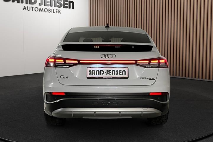 Hvid Audi Q4 e-tron fra 2022