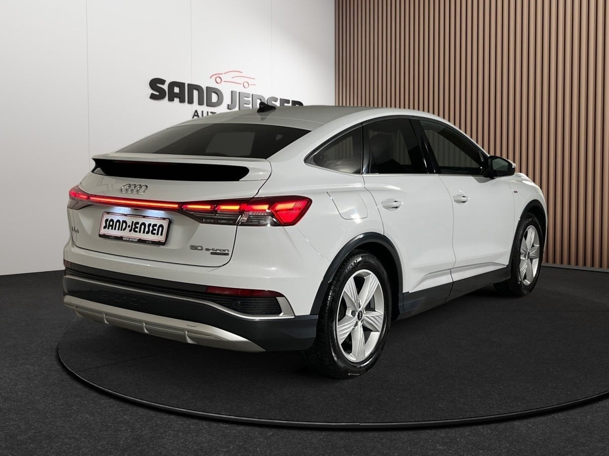 Hvid Audi Q4 e-tron fra 2022