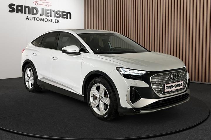 Hvid Audi Q4 e-tron fra 2022