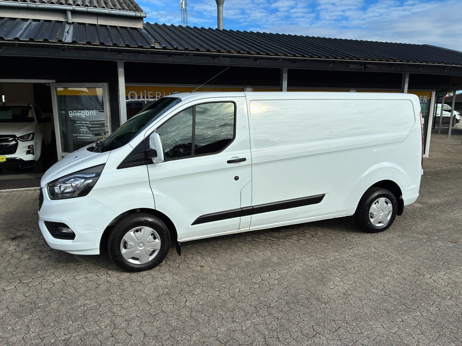 Ford Transit Custom 300 L2 2,0 TDCi 130 Trend